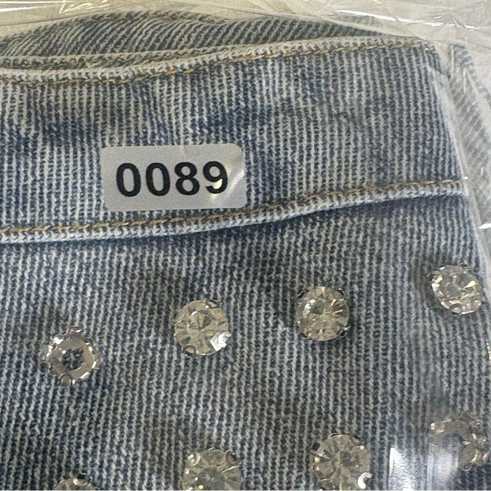 Cloud Ten Women’s Studded High Rise Denim Shorts Size S Raw Hem - Picture 12 of 12